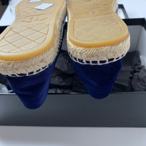 Chanel Velvet Espadrilles Slip on Blue Velvet Womens Size 39 - Picture 4 of 9